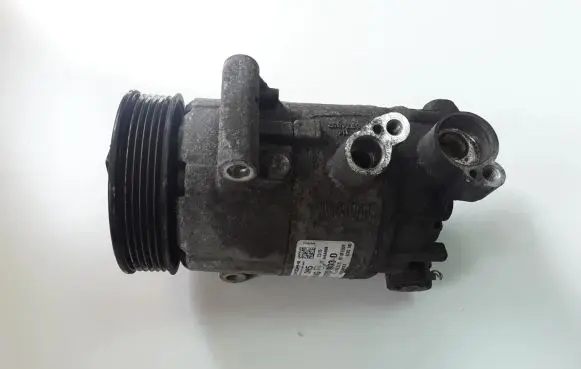 Volkswagen PASSAT B8 Air conditioning (A/C) compressor (pump) 5Q0820803D