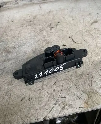 Volkswagen Touran III Heater blower motor/fan resistor 5wa907521