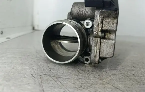 Audi A4 S4 B7 8E 8H Throttle body valve 