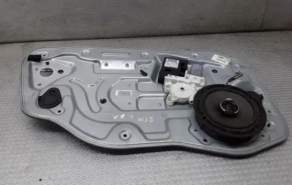 Volvo S40 Front door window regulator with motor 8679080 30737675