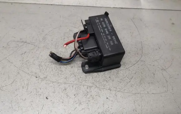 Glow plug pre-heat relay