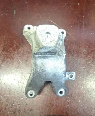 Audi A4 S4 B8 8K Engine mounting bracket 8K0199308