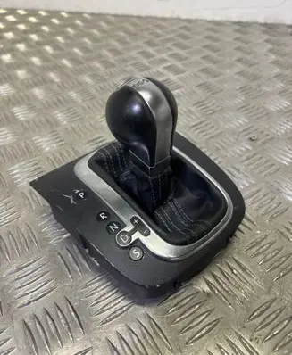 Volkswagen Golf VI Gear lever shifter trim leather/knob 1K1713203AN