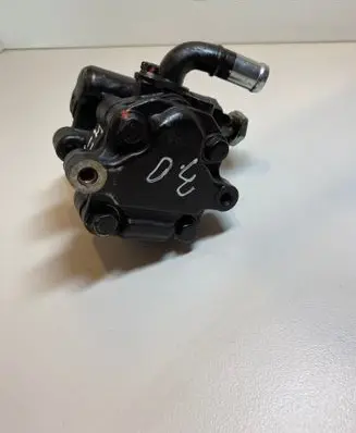 Volkswagen Touareg I Power steering pump 432667110