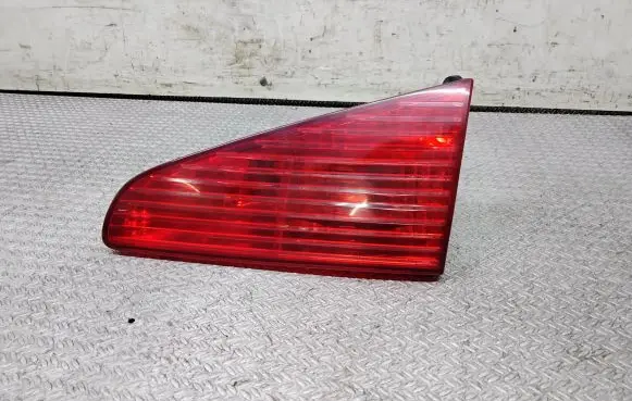 Peugeot 607 Tailgate rear/tail lights