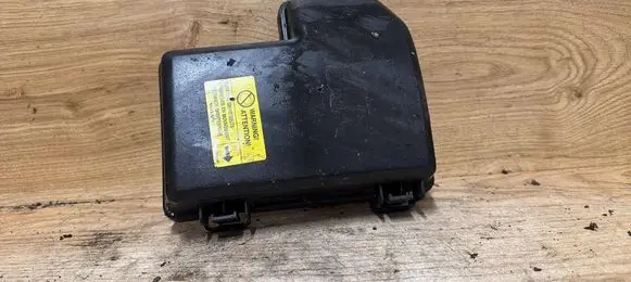Volvo XC90 Fuse box cover 8645259