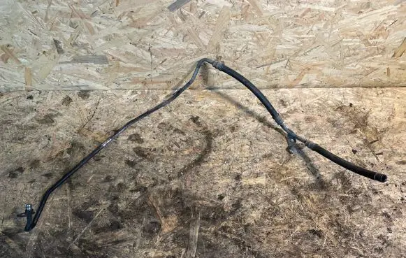 Mercedes-Benz C W204 Power steering hose/pipe/line B20489E 2000143