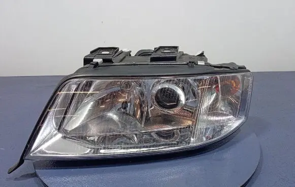Audi A6 Allroad C5 Headlight/headlamp 4411134L