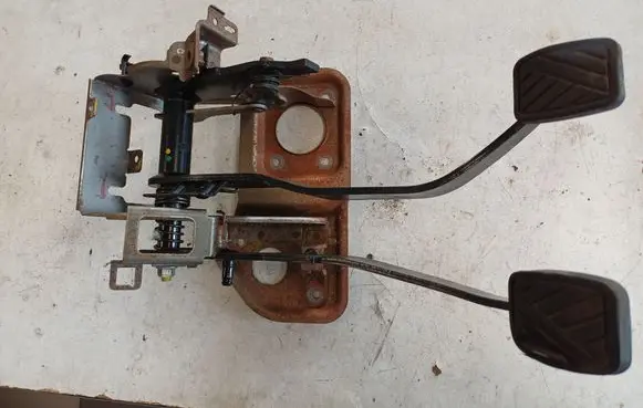 Suzuki Swift I Pedal assembly 4960062J51