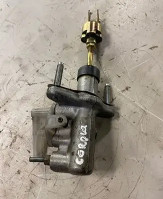 Toyota Corolla E120 E130 Clutch slave cylinder B41