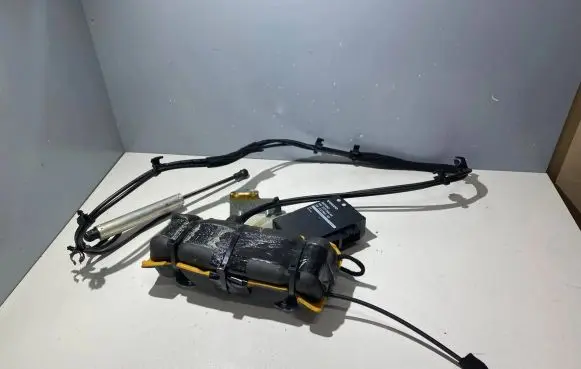Volvo V70 Tailgate hydraulic set 30674842 31217841 31217840AA