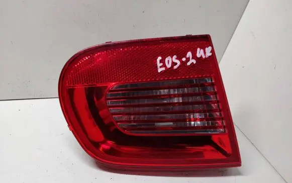Volkswagen Eos Tailgate rear/tail lights 1Q0945093