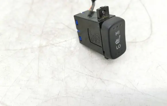 Honda CR-V Seat heating switch M33026 M32044
