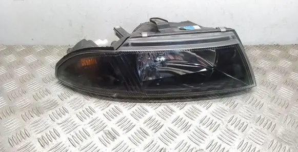 Mitsubishi Carisma Headlight/headlamp MR913888