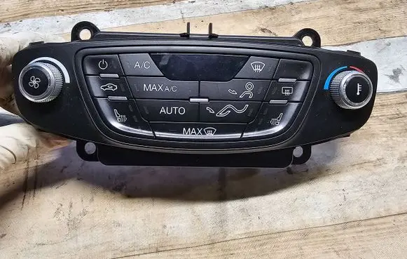 Ford B-MAX Climate control unit AV1T18C612 AV1T18C612CG
