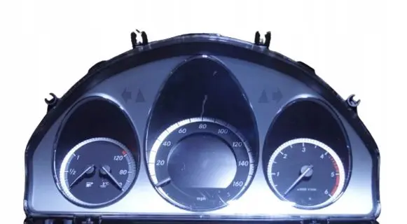 Mercedes-Benz C W204 Speedometer (instrument cluster) A2049004402