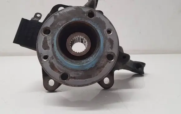 Renault Clio IV Front wheel hub spindle knuckle 401335700R