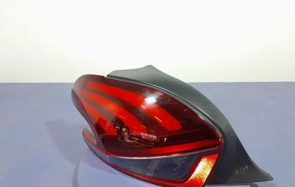 Peugeot 208 I Rear/tail lights 9810343080