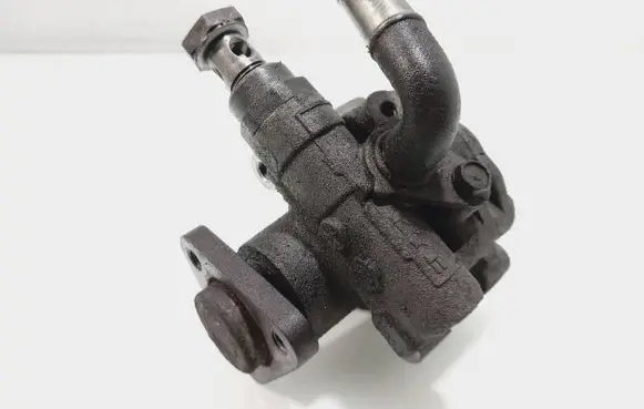 Volkswagen PASSAT B5 Power steering pump 8d0145156l