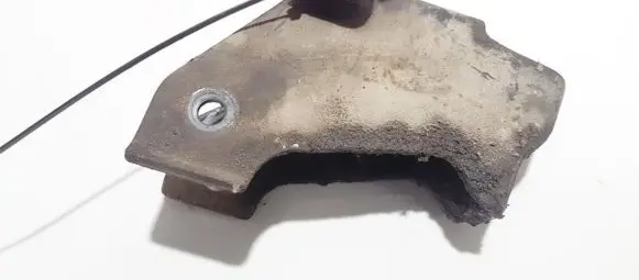 Hyundai Lantra I Engine mounting bracket