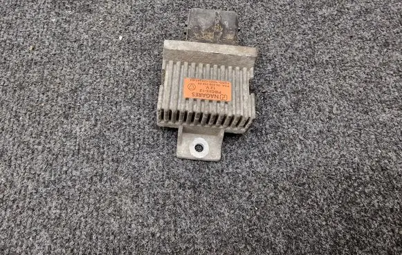 Peugeot 3008 I Glow plug pre-heat relay 9663824880