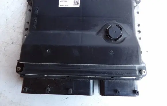 Toyota Prius (XW30) Engine control unit/module 8966147280 2753007394