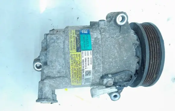 Opel Zafira B Air conditioning (A/C) compressor (pump) 13124753