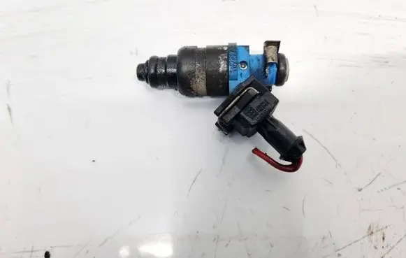 Volvo S40, V40 Fuel injector 8627804