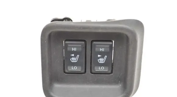 Nissan Juke I F15 Seat heating switch