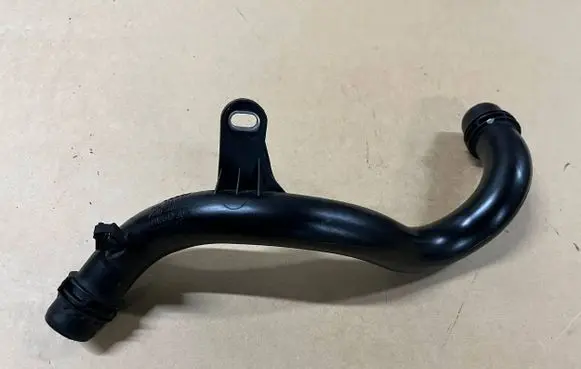 Audi Q5 SQ5 Engine coolant pipe/hose 04L121071G