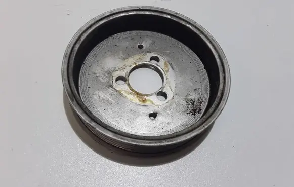 Audi A4 S4 B7 8E 8H Water pump pulley 05912103H 2112V2