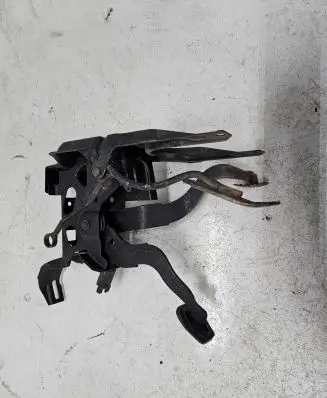 Volkswagen Golf II Pedal assembly 