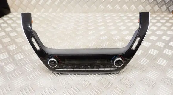 Toyota Corolla E210 E21 Climate control unit 5590002E20
