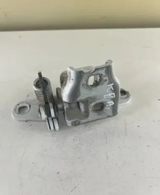 Dodge RAM 1500 DS Front door lower hinge 