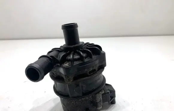Audi A8 S8 D4 4H Oil filter mounting bracket 8K0965567B