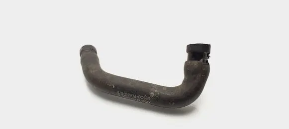 Audi A4 S4 B5 8D Engine coolant pipe/hose 058121058B