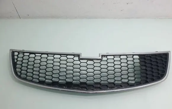 Chevrolet Cruze Front grill 96850786