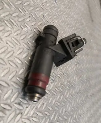 Mercedes-Benz S W220 Fuel injector 1370780049