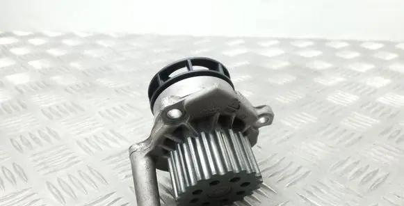 Volkswagen Golf VI Water pump 03L121031B