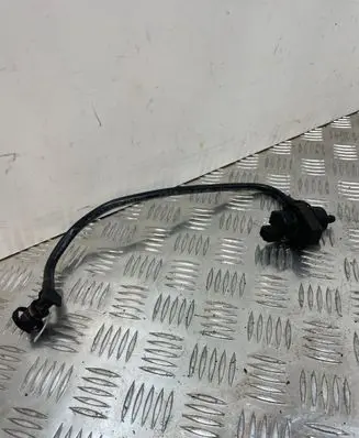 BMW 5 E60 E61 Vacuum line/pipe/hose 7337810 1433602