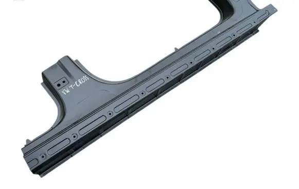 Front sill (body part)
