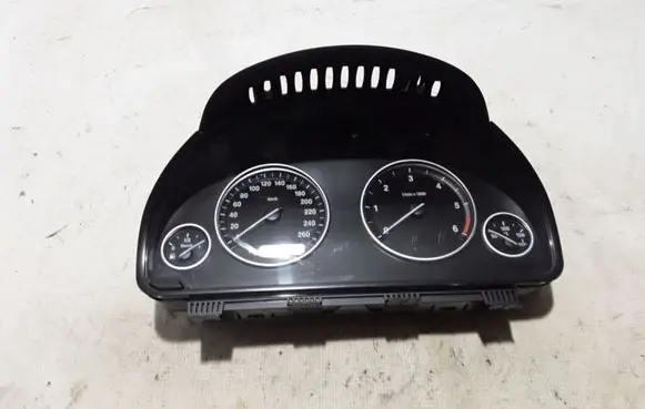 BMW 5 F10 F11 Speedometer (instrument cluster) 9364607