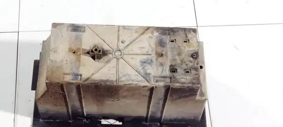 Battery box tray