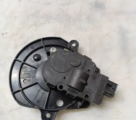 BMW M4 F82 F83 Air flap motor/actuator EFB4913 19082018 T946104