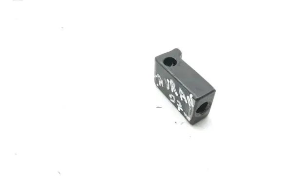 Volkswagen Touran I Fuel Injector clamp holder