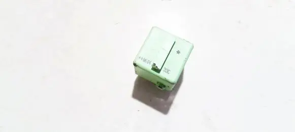 BMW 5 E39 Other relay 61368373700 v23134-k59-x312