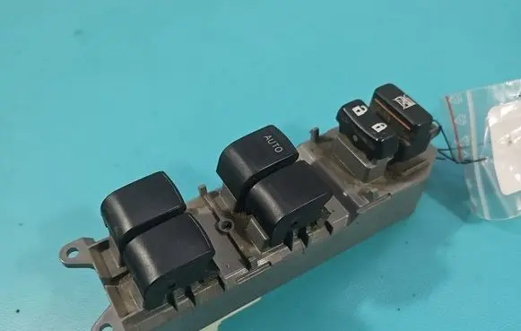 Toyota RAV 4 (XA40) Electric window control switch IMPRK1562439