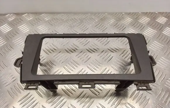 Toyota Prius (XW30) Radio/GPS head unit trim 5540547080