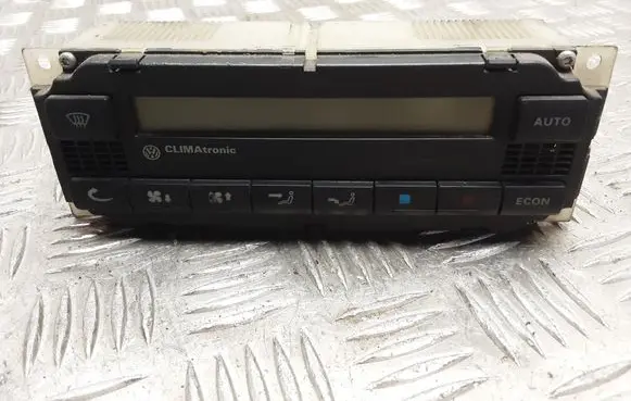 Volkswagen PASSAT B5 Climate control unit 5HB007617