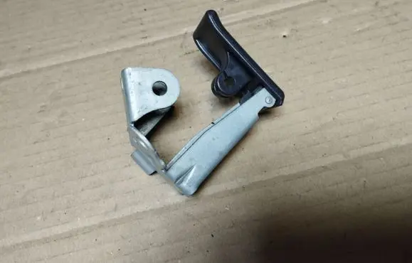 Honda CR-V Engine bonnet (hood) release handle